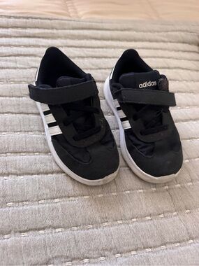adidas toddler Black & White Velcro Athletic Shoes - size 9 toddler
